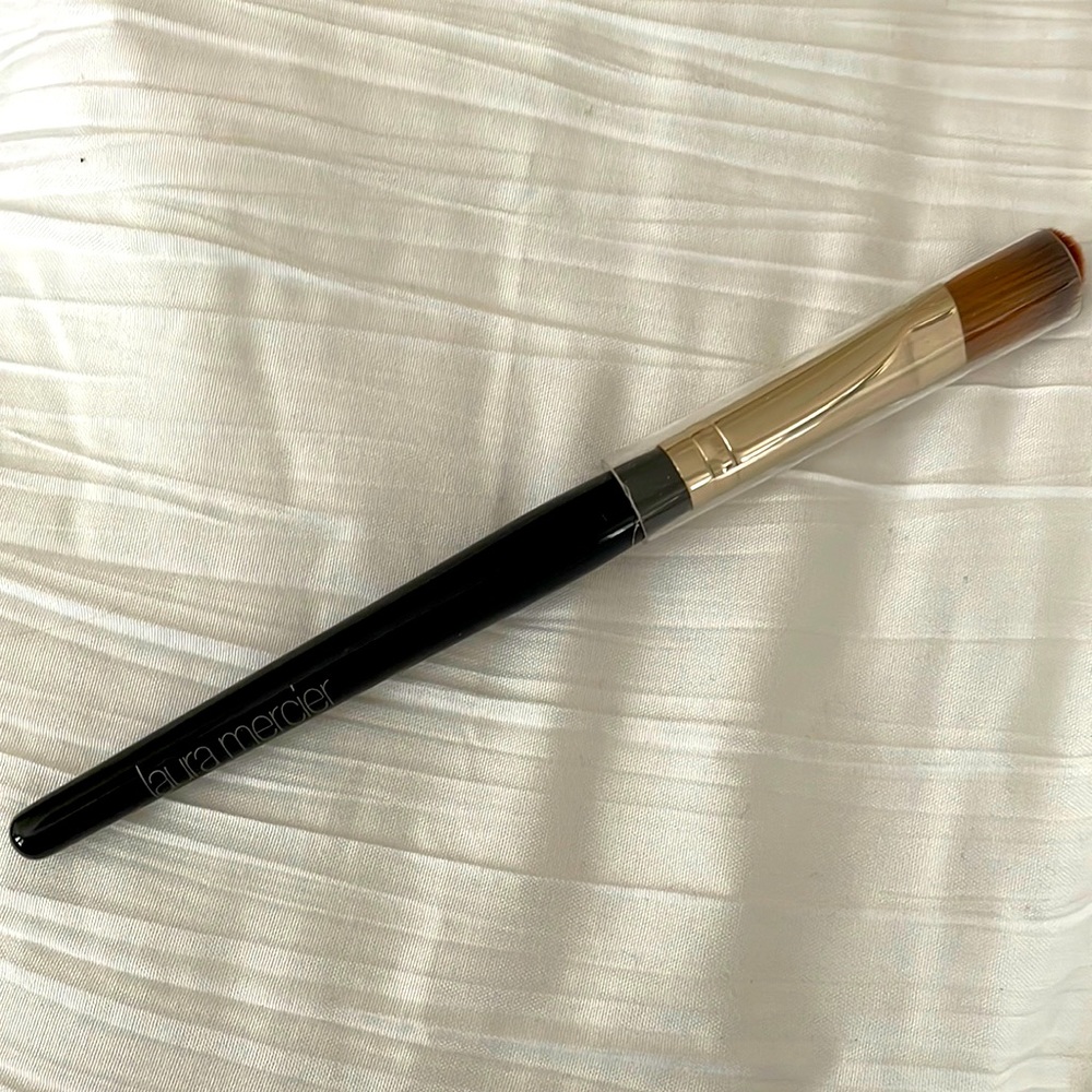 Laura Mercier Camouflage Powder brush - never used